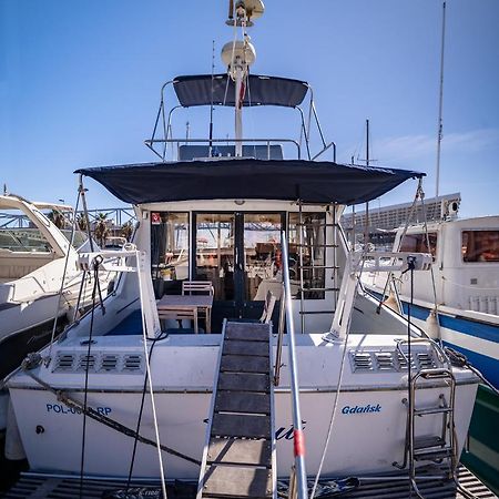 Hotel Spacious And Charming Boat In Port Forum à Sant Adrià de Besòs Extérieur photo