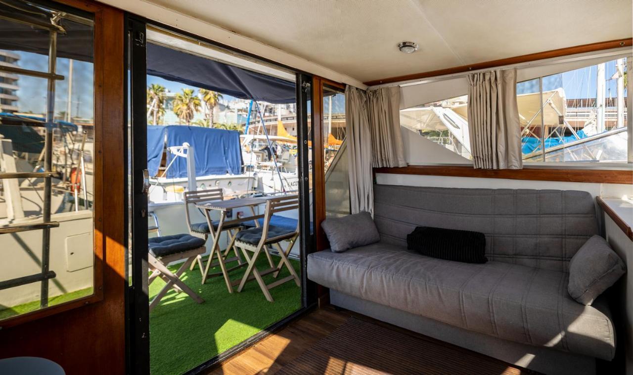 Hotel Spacious And Charming Boat In Port Forum à Sant Adrià de Besòs Extérieur photo