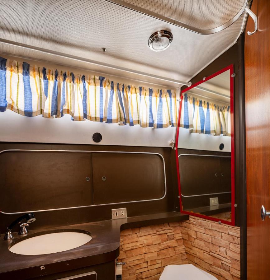 Hotel Spacious And Charming Boat In Port Forum à Sant Adrià de Besòs Extérieur photo